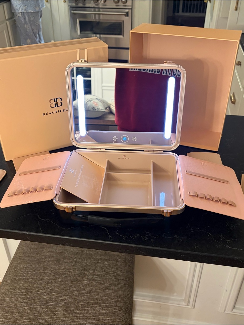 Beautifect Pink Lighted Travel Makeup Case with Mirror